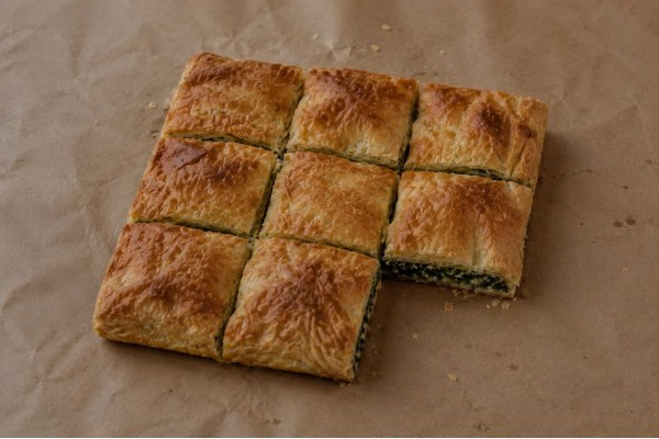 Ταψί Χωριάτικη Με Σπανάκι-Τυρί Τετράγωνο 2,2kg Χονδρική Ταψί Χωριάτικη Με Σπανάκι-Τυρί Τετράγωνο 2,2kg Χονδρική