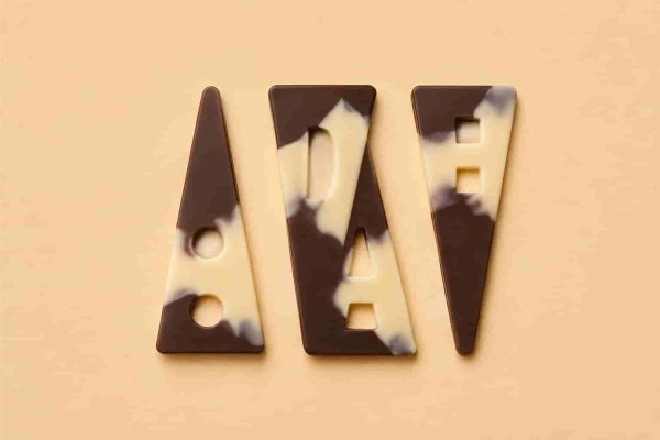 Barbara Alps Triangles Διακοσμητικά Τρίγωνα Σοκολάτας 8x3cm Χονδρικής Barbara Alps Triangles Διακοσμητικά Τρίγωνα Σοκολάτας 8x3cm Χονδρικής